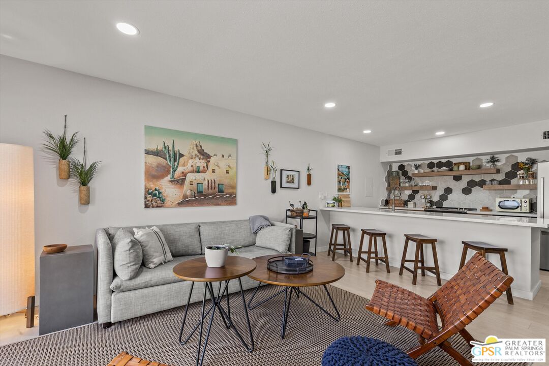 Image 4 for 1655 Palm Canyon Dr #510