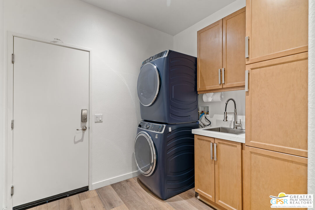 Image 21 for 379 E Ameno Dr