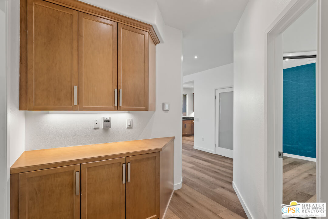Image 18 for 379 E Ameno Dr