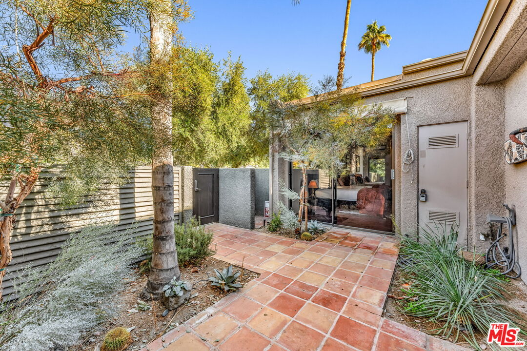 Image 50 for 511   Desert West Dr