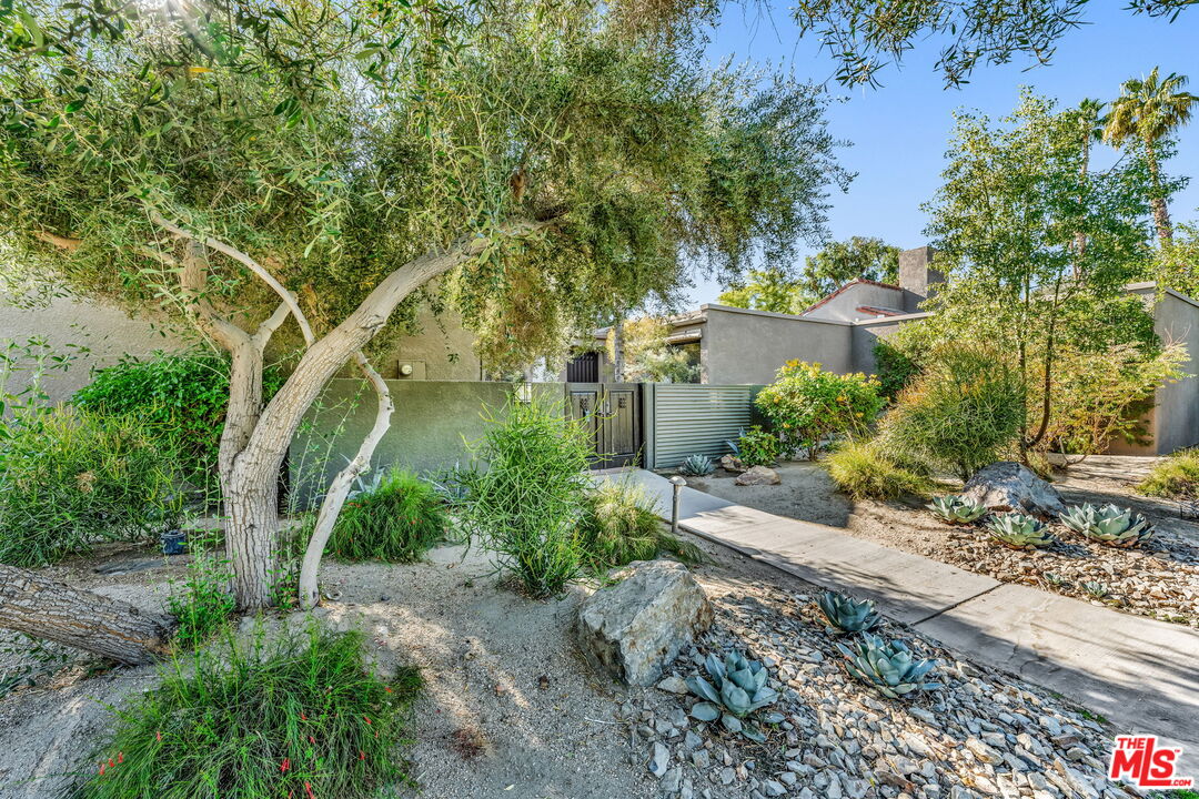 Image 4 for 511   Desert West Dr