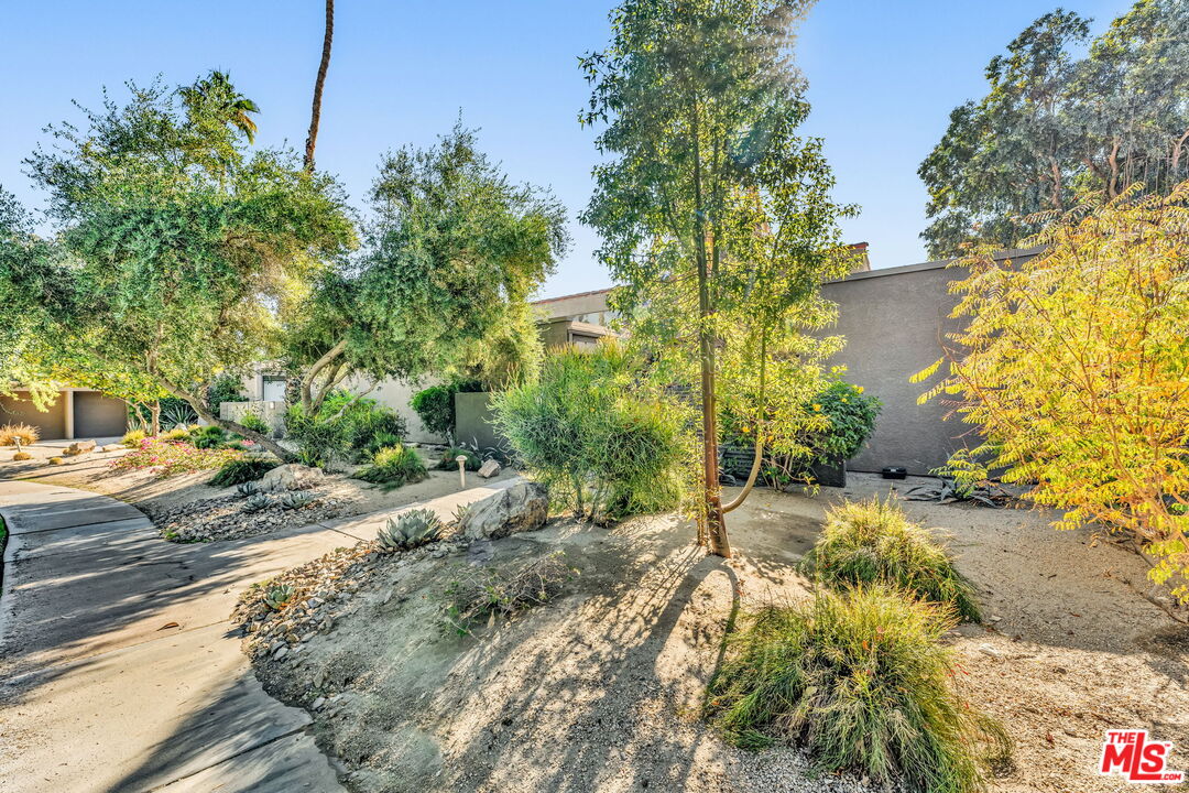 Image 51 for 511   Desert West Dr