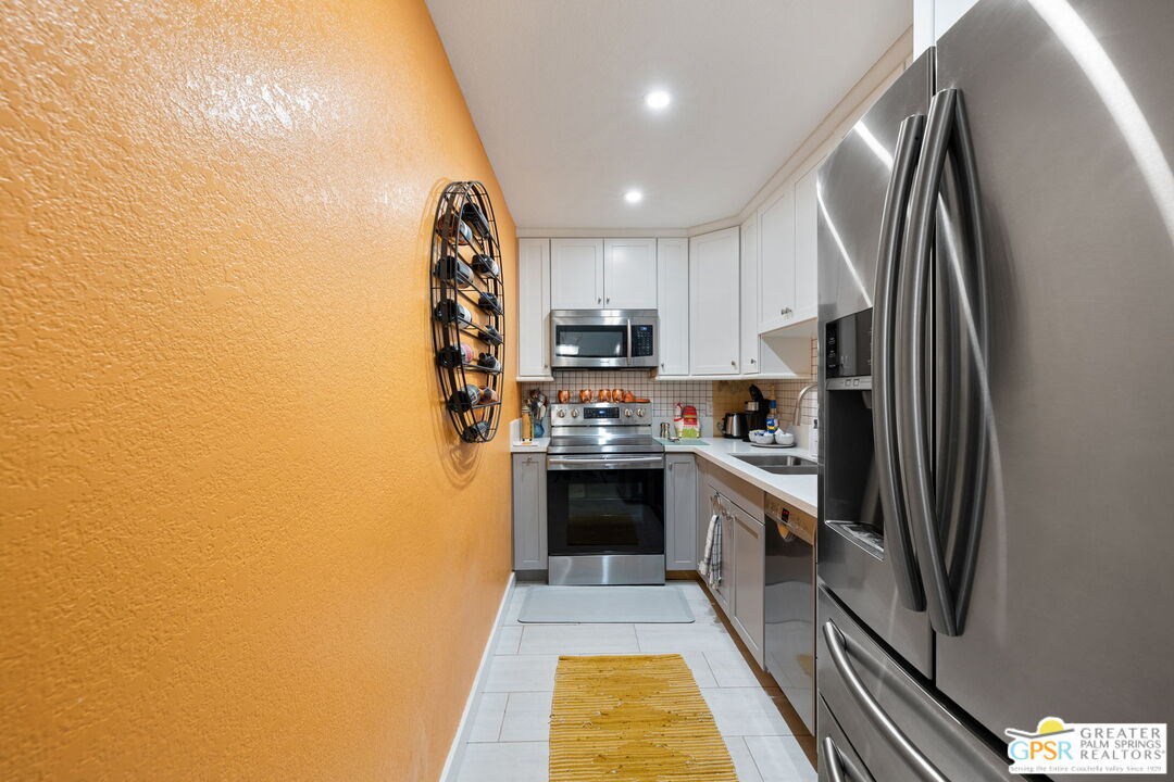 Image 8 for 675 Los Felices Cir #117