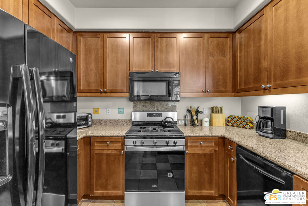 Image 9 for 48694 Classic Dr