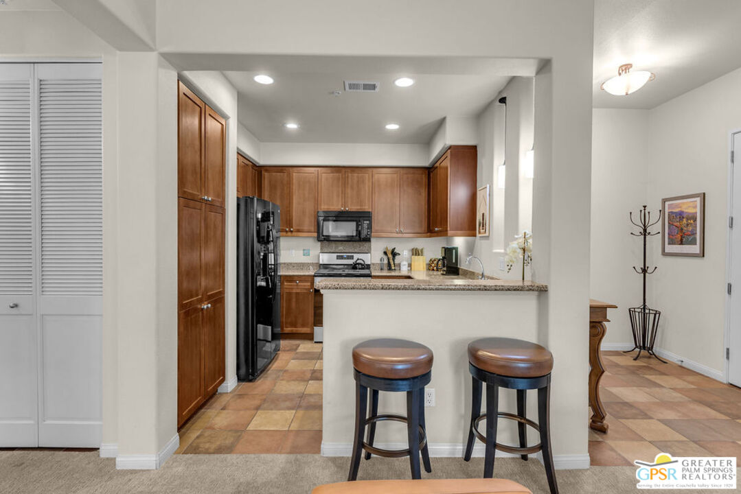 Image 7 for 48694 Classic Dr