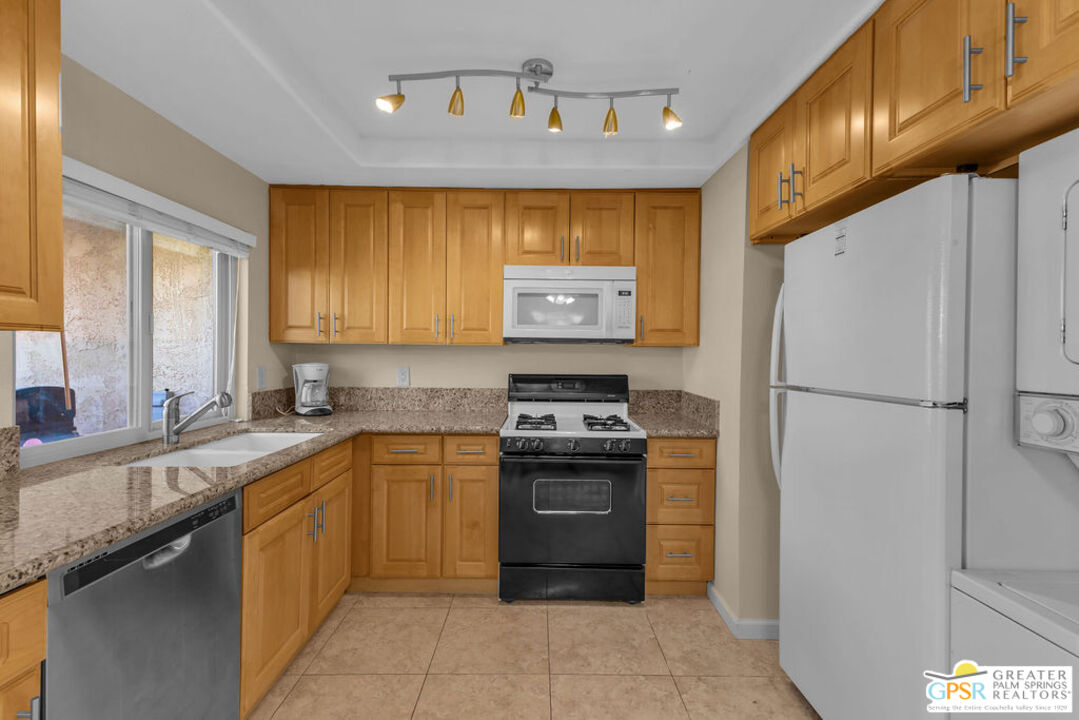 Image 6 for 73257 Rod Laver Ln