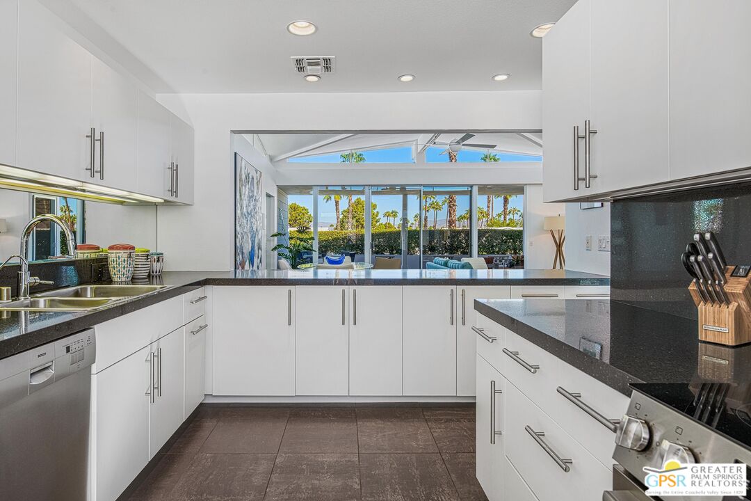 Image 12 for 440 E Azul Cir