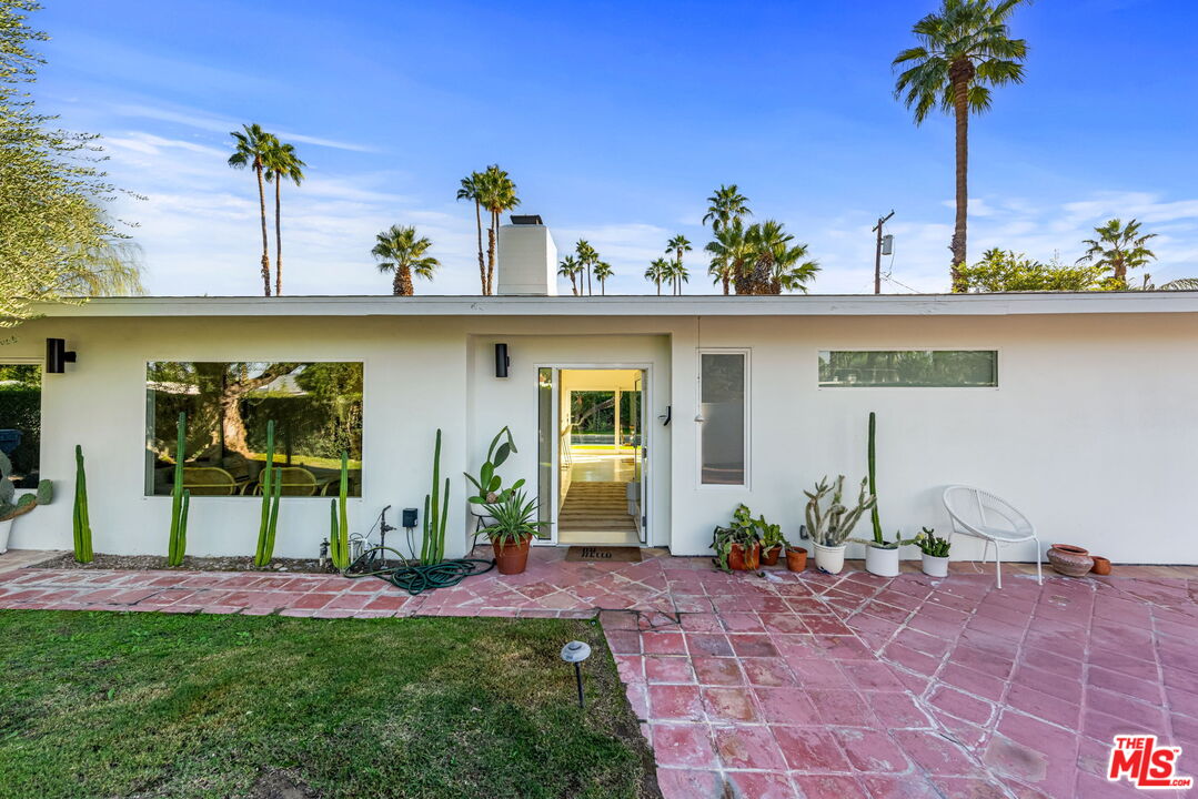 Image Number 1 for 1371 E San Lucas Rd in Palm Springs