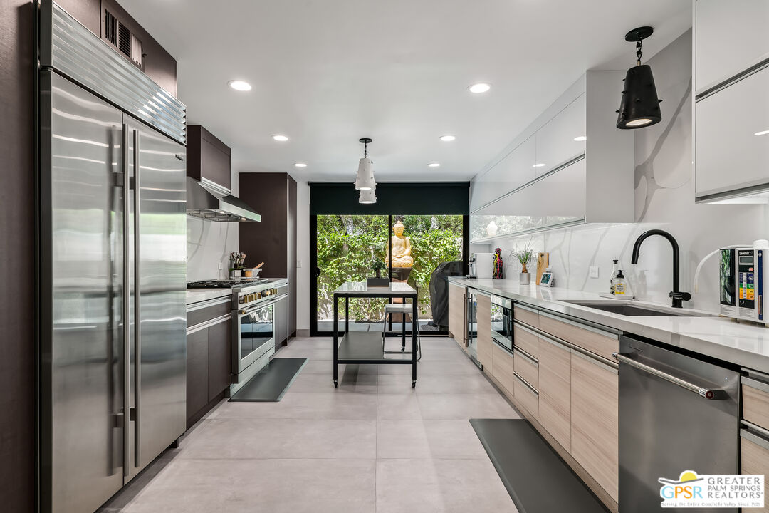 Image 21 for 2560 W La Condesa Dr