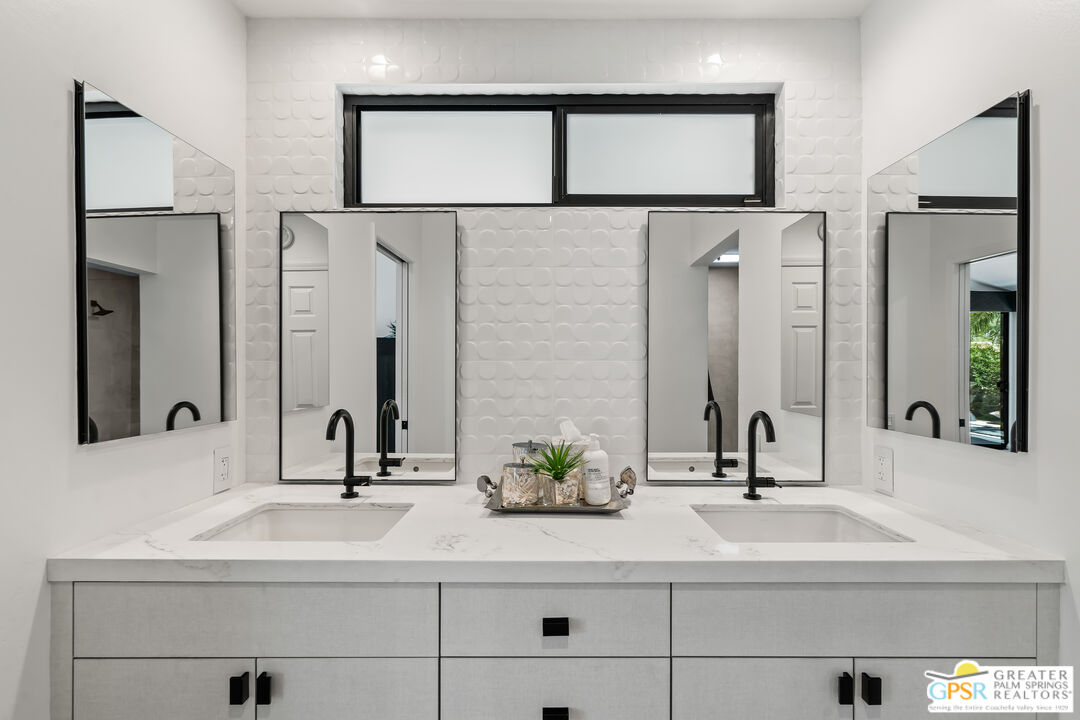 Image 38 for 2560 W La Condesa Dr