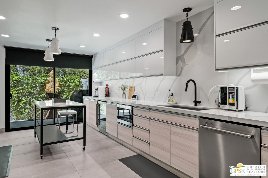 Image 22 for 2560 W La Condesa Dr