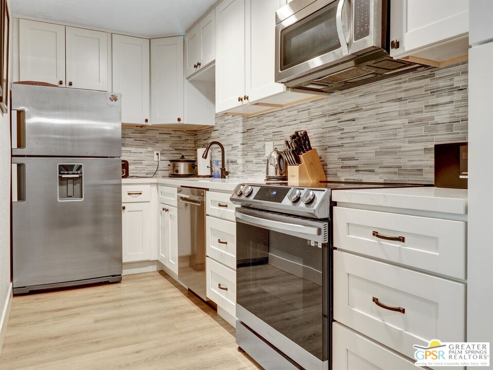 Image 20 for 701 Los Felices Cir #L209