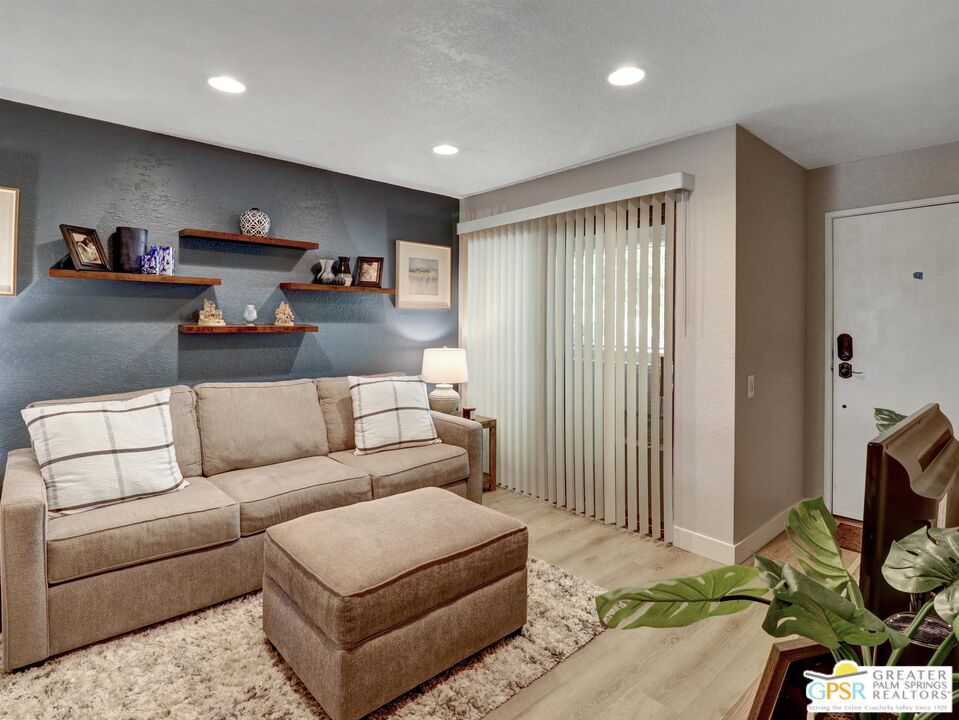 Image 4 for 701 Los Felices Cir #L209