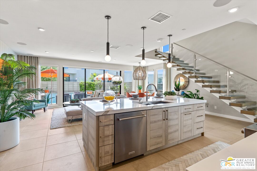Image 4 for 912   Galaxy Dr