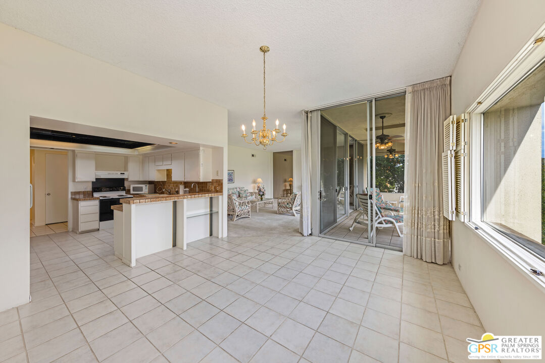 Image 29 for 511 Desert Lakes Cir