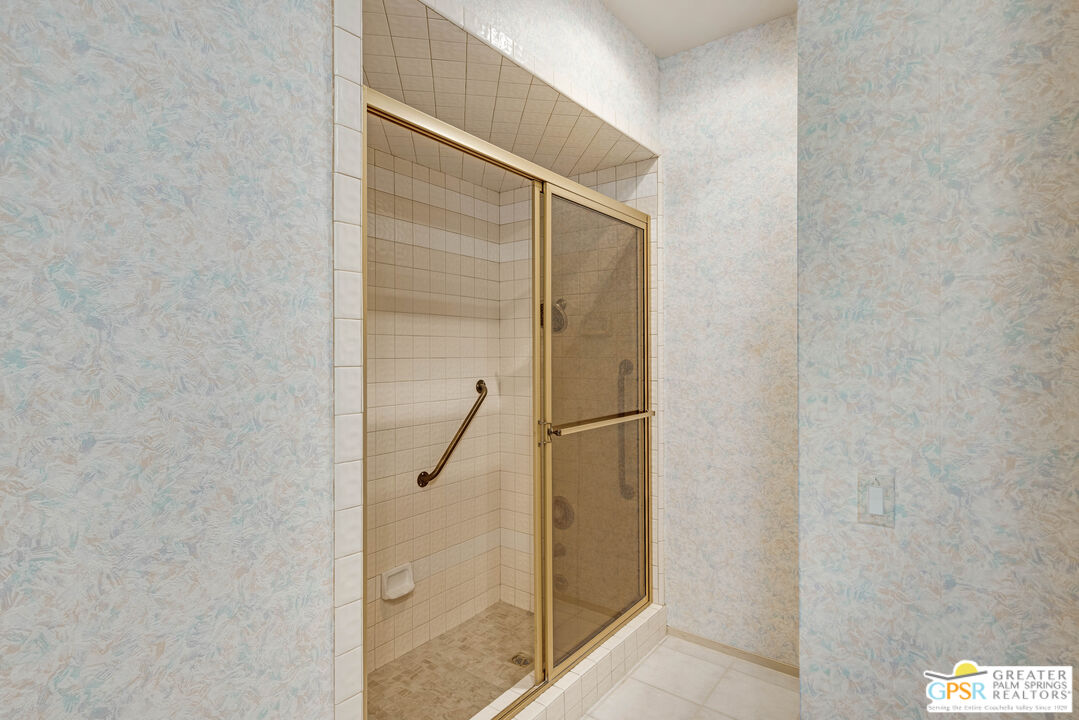 Image 41 for 511 Desert Lakes Cir