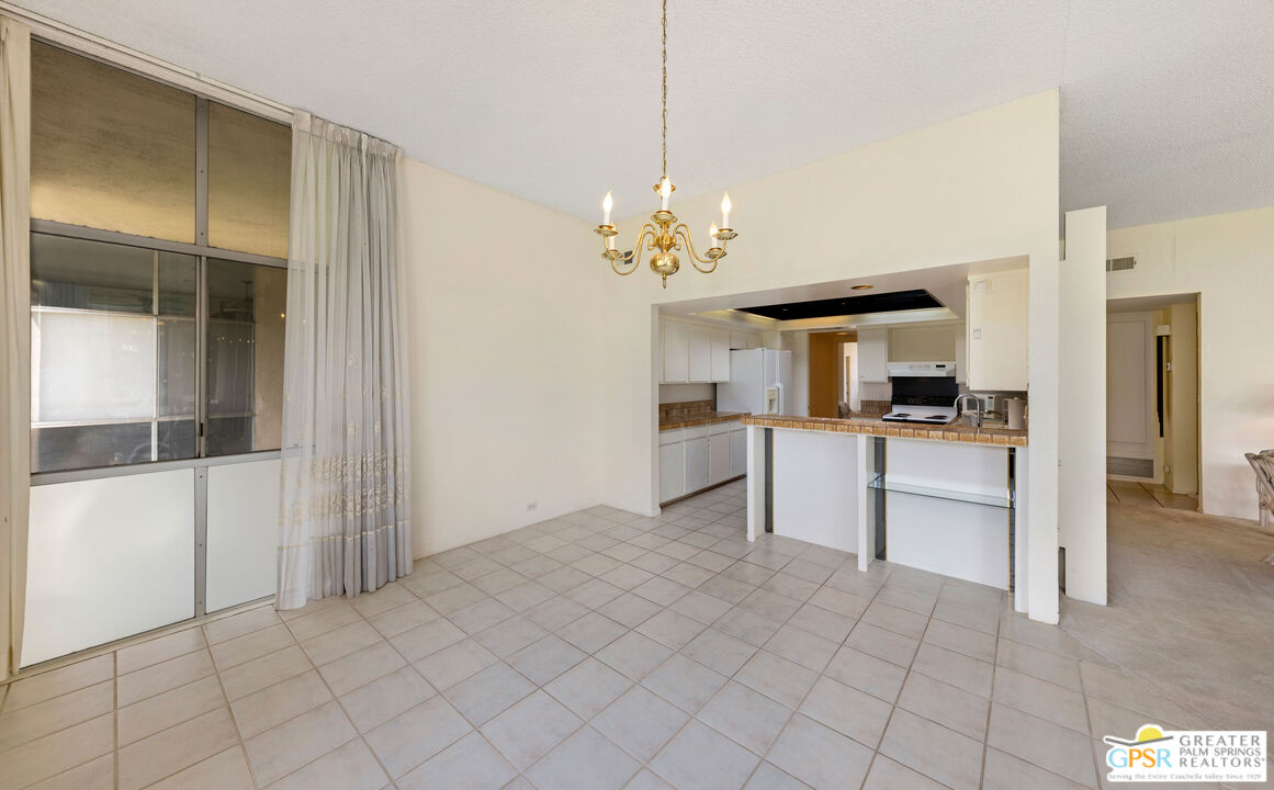 Image 30 for 511 Desert Lakes Cir
