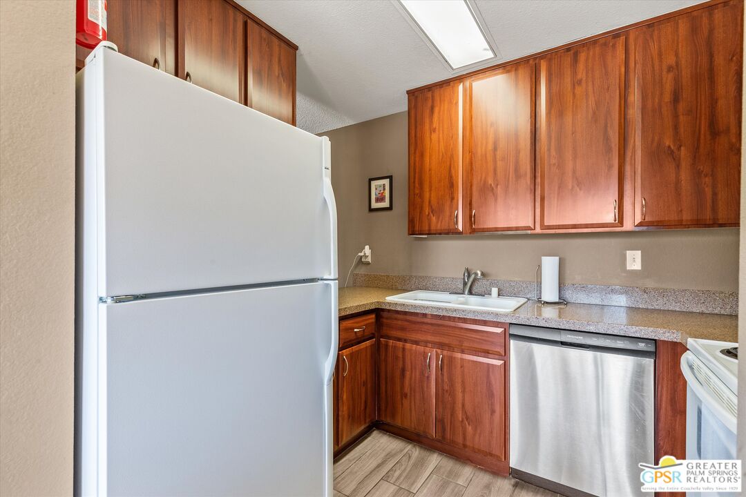 Image 6 for 467 Calle El Segundo  #D12
