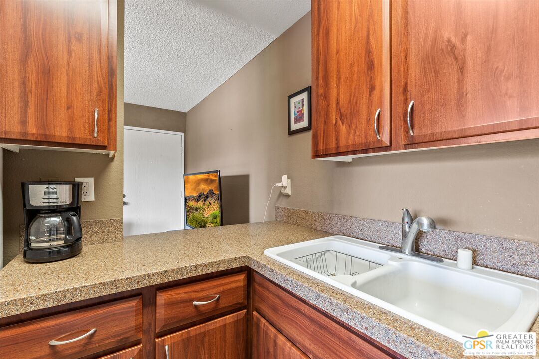 Image 8 for 467 Calle El Segundo  #D12