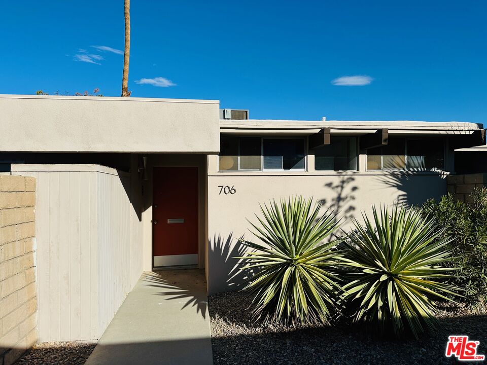 Image 3 for 706  E Vista Chino