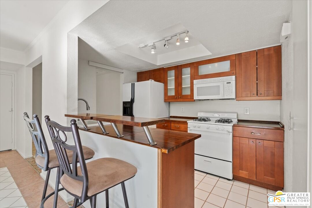 Image 8 for 1500 Camino Real  #104A