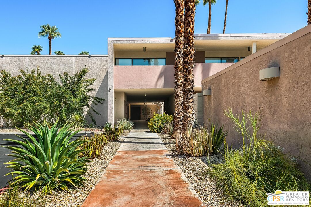 Image 6 for 2696 Sierra Madre  #F8