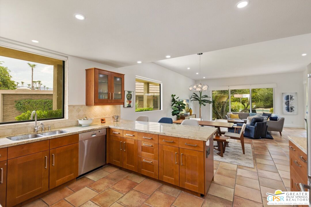 Image 10 for 76990 Sandpiper Dr
