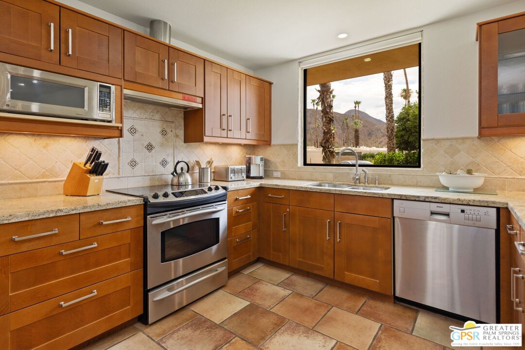 Image 9 for 76990 Sandpiper Dr