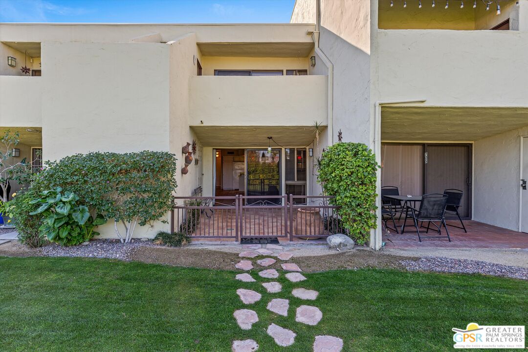 Image 16 for 1655 Palm Canyon Dr #703
