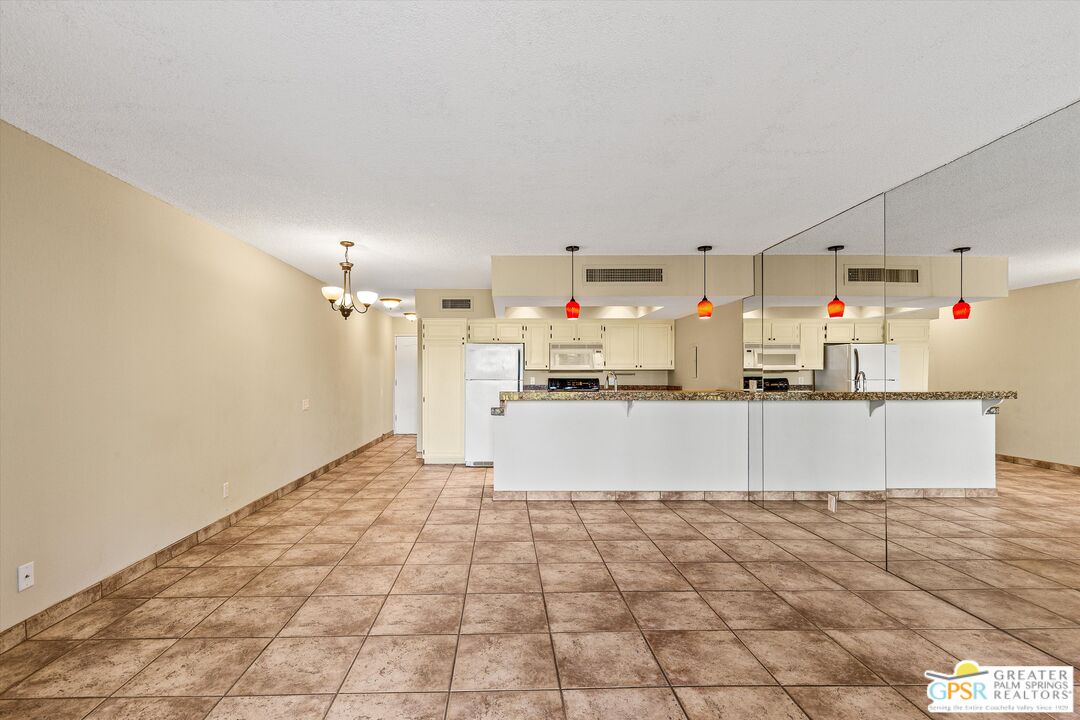 Image 4 for 1655 Palm Canyon Dr #703