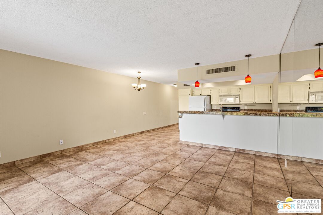 Image 3 for 1655 Palm Canyon Dr #703