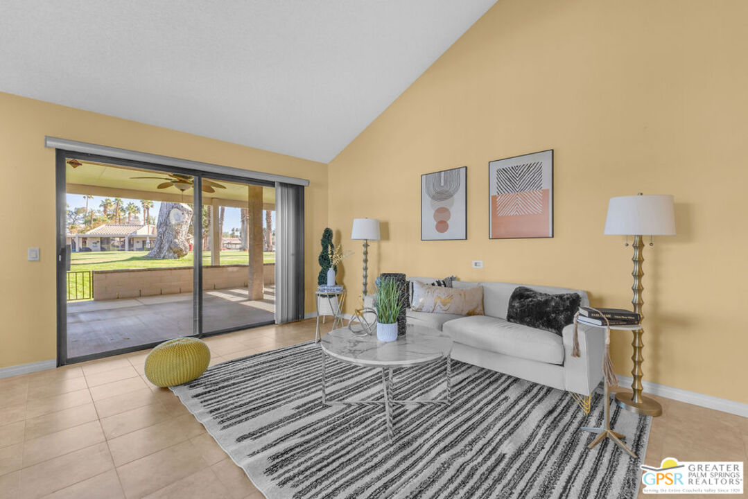 Image 2 for 35570  W Paseo Circulo