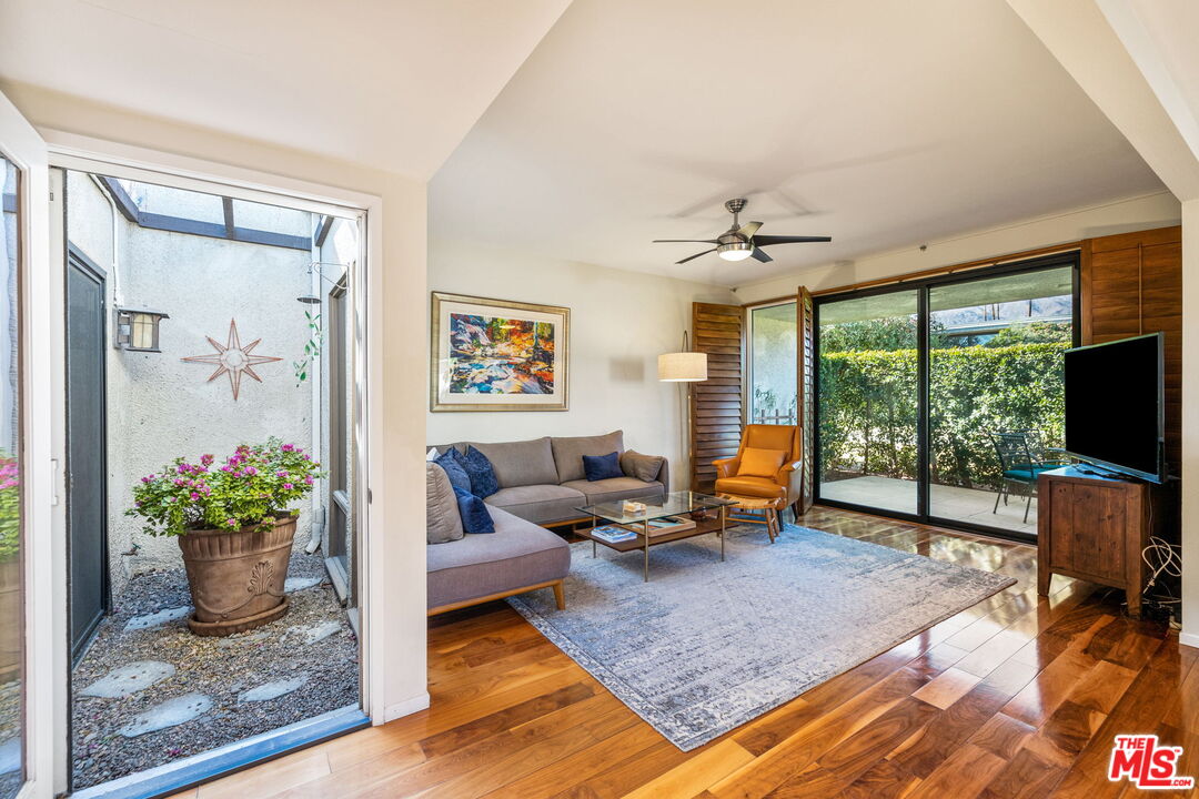 Image 4 for 663  N Majorca Cir