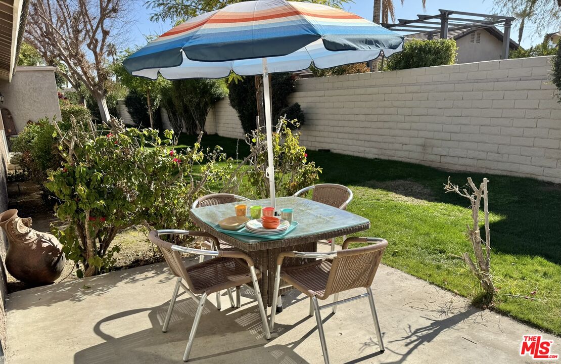 Image 2 for 74805   San Cristoval Cir