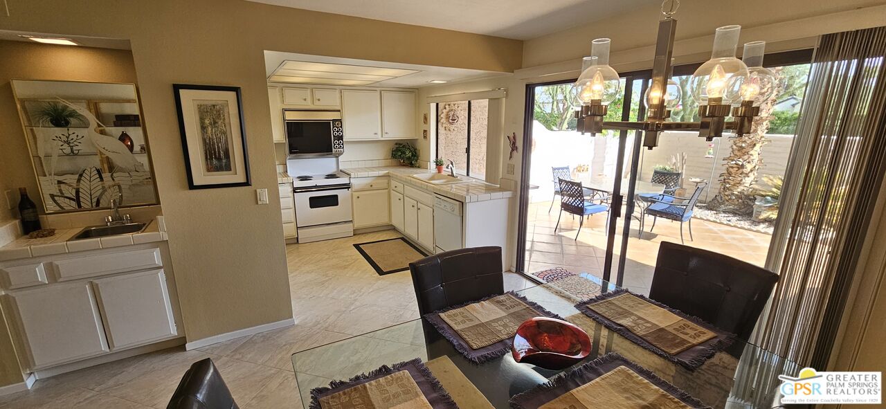 Image 8 for 2424 Los Coyotes Dr