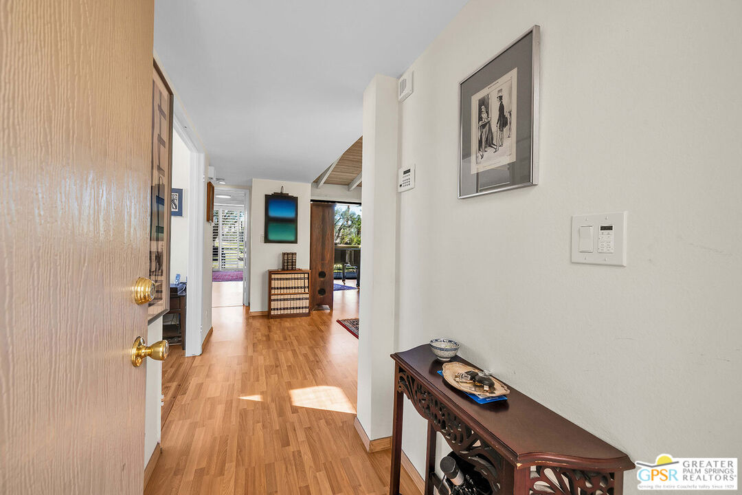Image 2 for 852 N Calle De Flora Vista