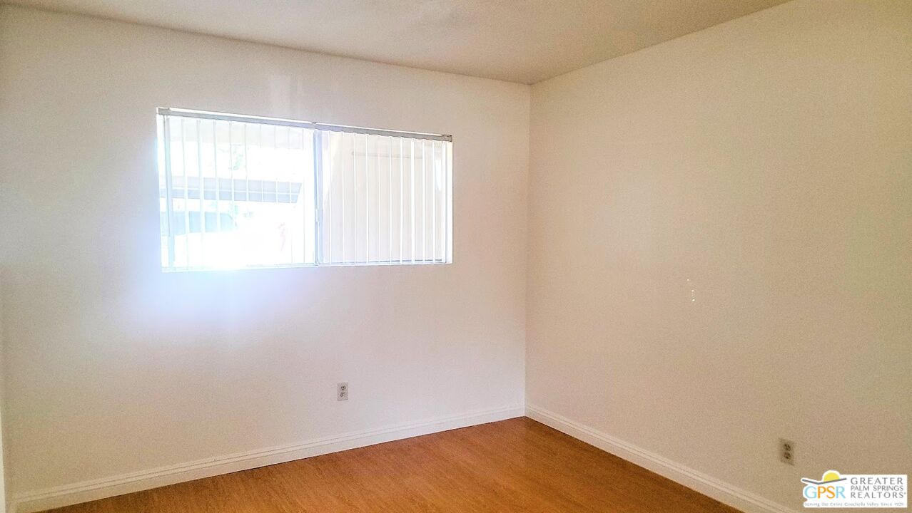 Image 5 for 2875 Los Felices Rd #116