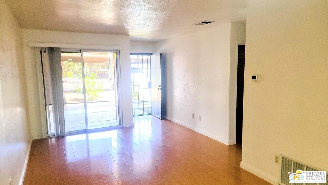 Image 2 for 2875 Los Felices Rd #116