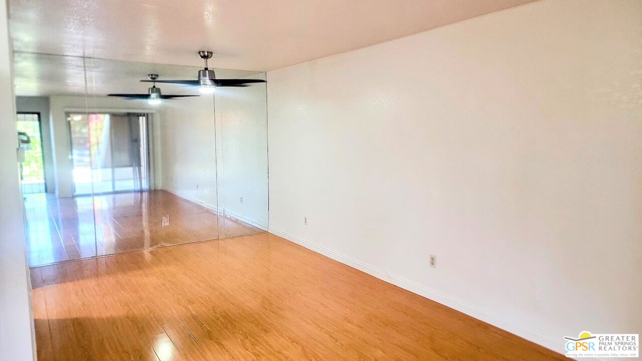 Image 3 for 2875 Los Felices Rd #116