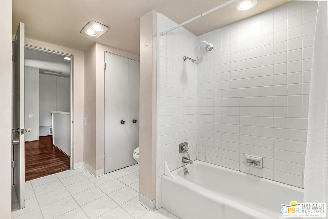 Image 32 for 2530 Whitewater Club Dr #D