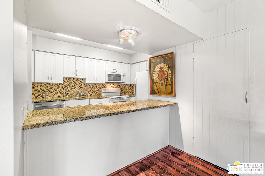 Image 18 for 2530 Whitewater Club Dr #D