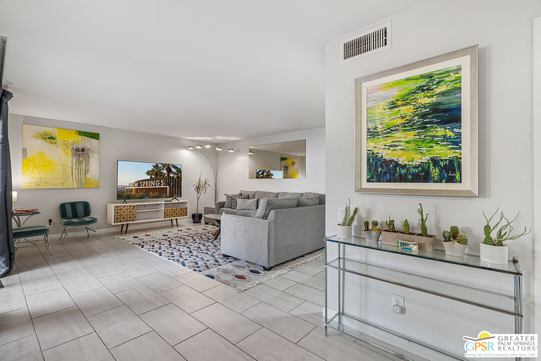 Image 2 for 2087 Normandy Ct
