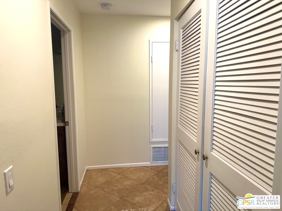 Image 20 for 1125   Tiffany Cir