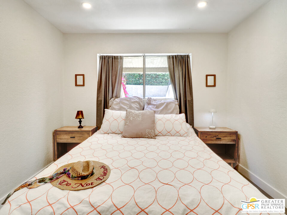 Image 13 for 2825 Los Felices Rd #108
