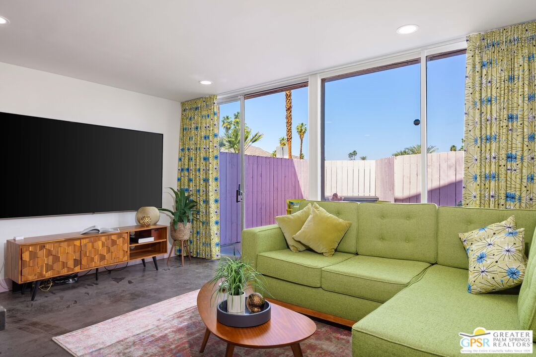 Image 11 for 1111 Palm Canyon Dr #103