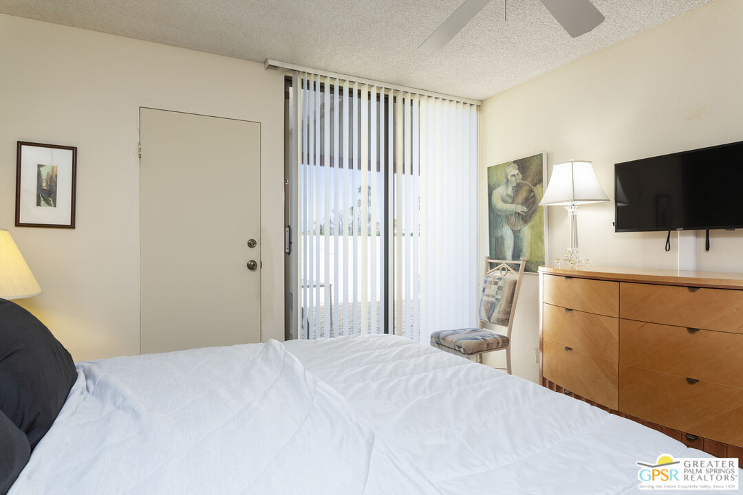 Image 25 for 1267 S La Verne Way