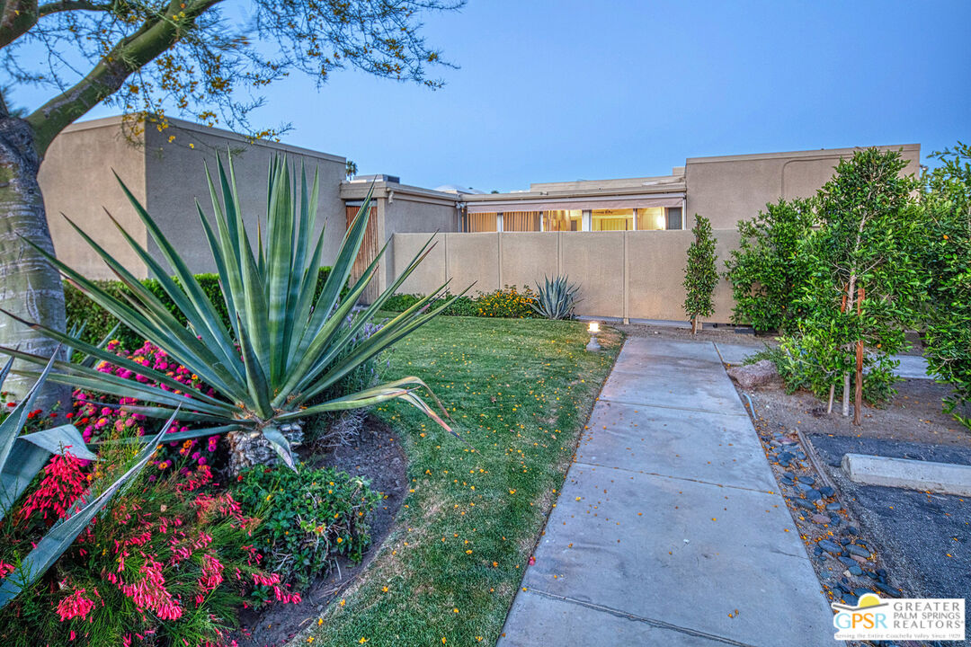 Image 4 for 70120 Frank Sinatra Dr