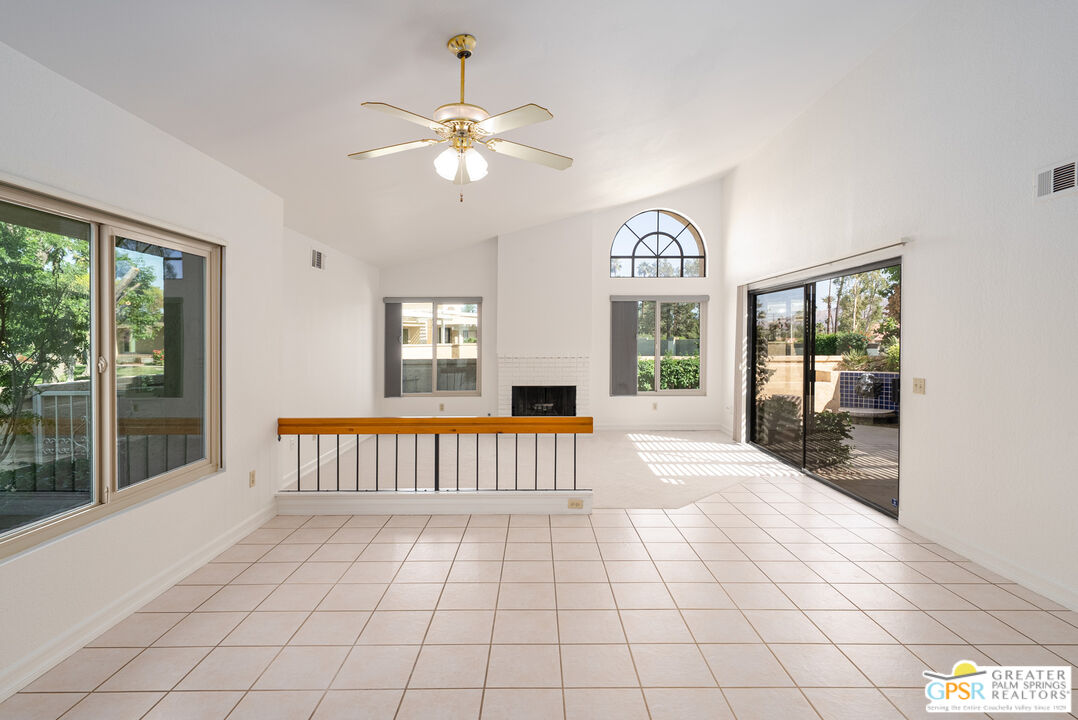 Image 2 for 41775 Navarre Ct