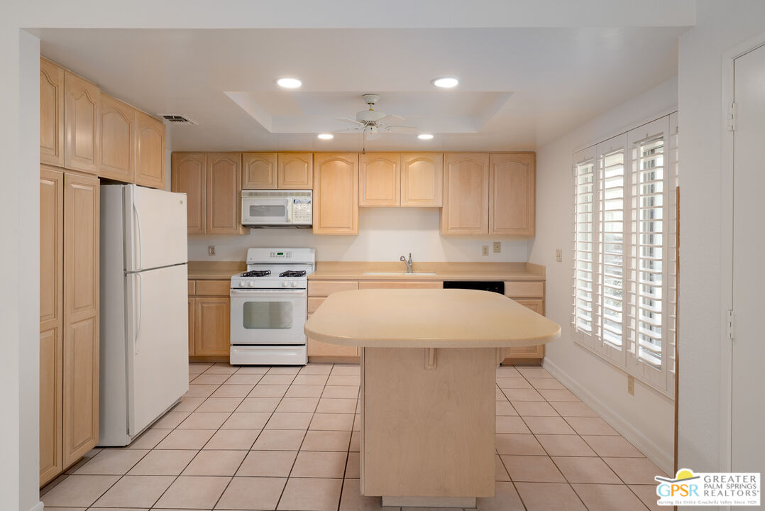 Image 7 for 41775 Navarre Ct