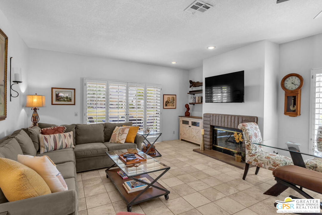 Image 1 for 230 W Vista Royale Cir